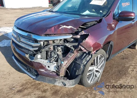 2016 Honda Pilot Touring z USA, uszkodzony, nr VIN 5FNYF6H91GB061165